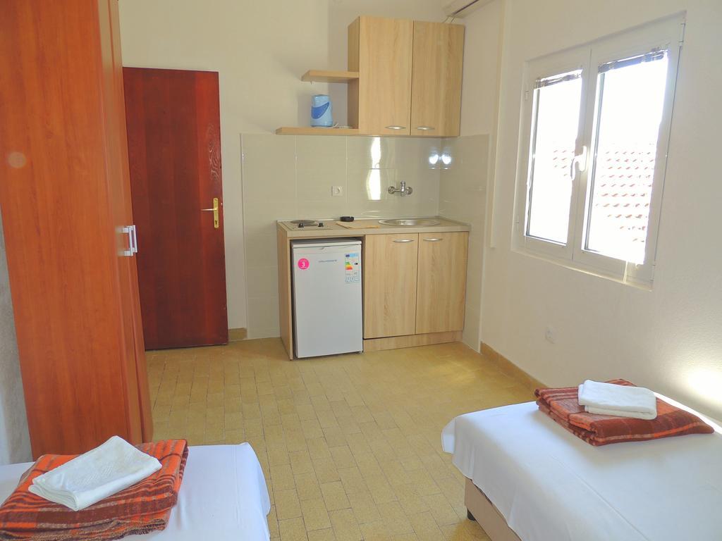 Guest House Jelena Budva Bagian luar foto