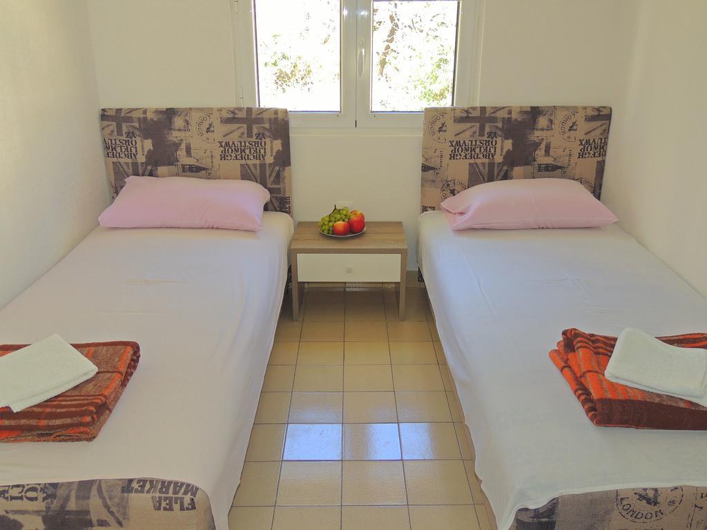 Guest House Jelena Budva Bagian luar foto