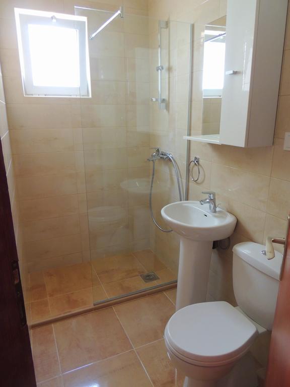Guest House Jelena Budva Bagian luar foto