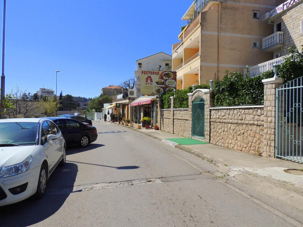Guest House Jelena Budva Bagian luar foto