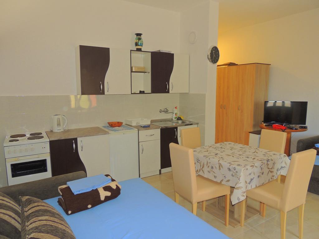 Guest House Jelena Budva Bagian luar foto