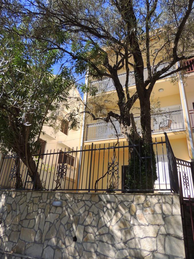 Guest House Jelena Budva Bagian luar foto