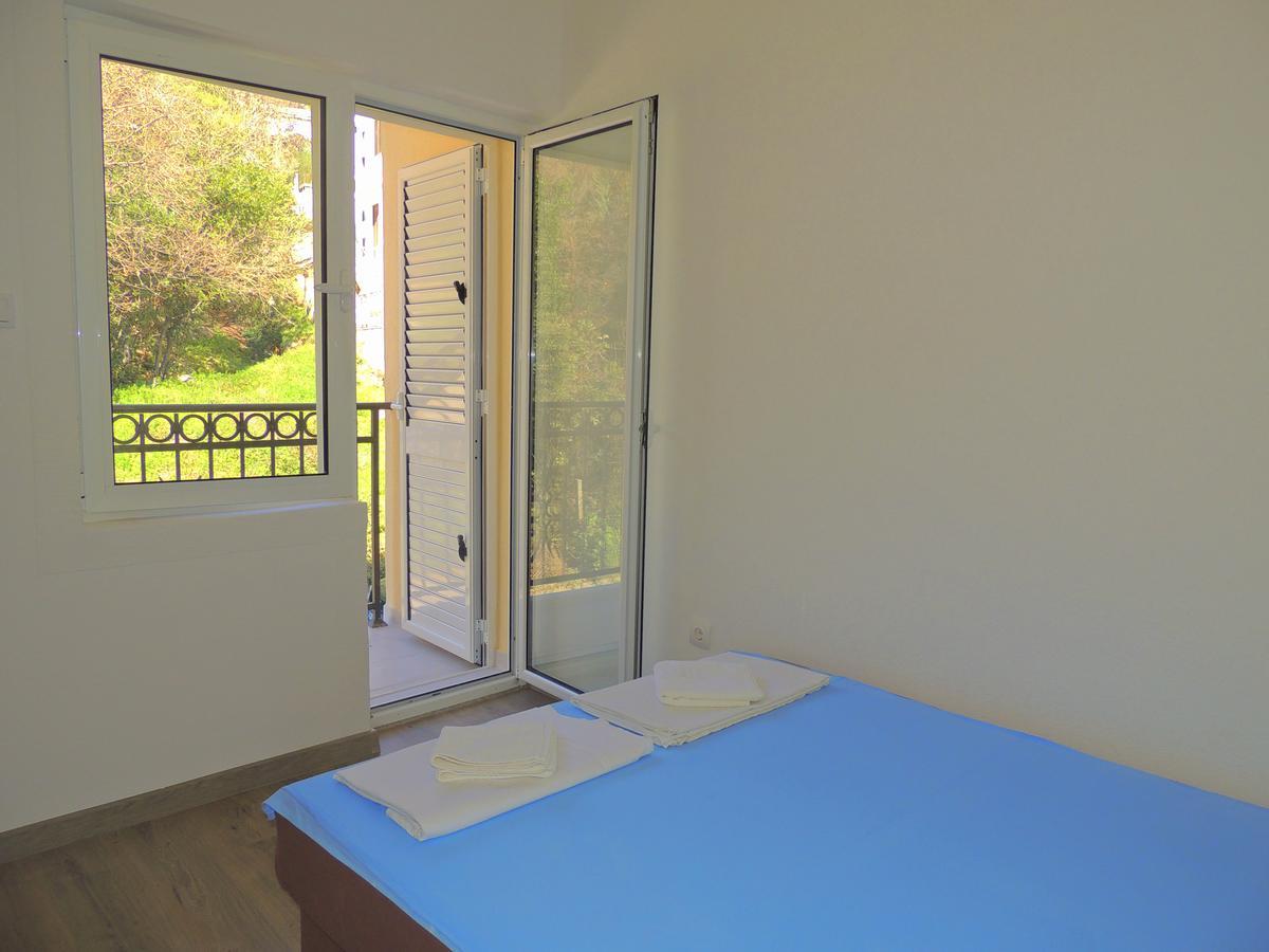 Guest House Jelena Budva Bagian luar foto