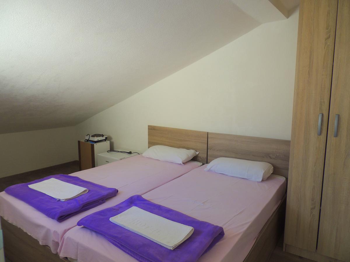 Guest House Jelena Budva Bagian luar foto