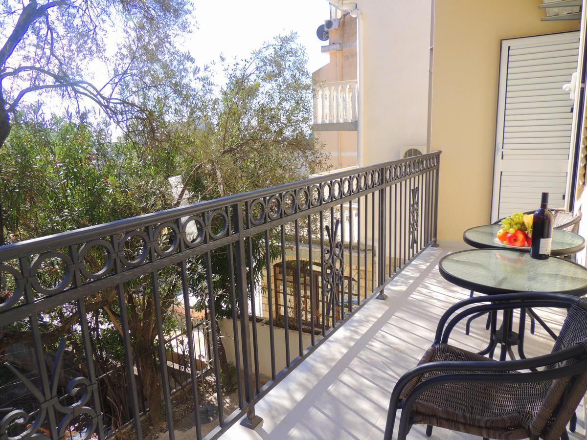 Guest House Jelena Budva Bagian luar foto