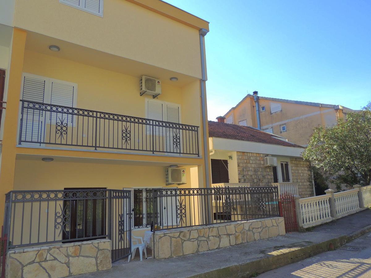 Guest House Jelena Budva Bagian luar foto