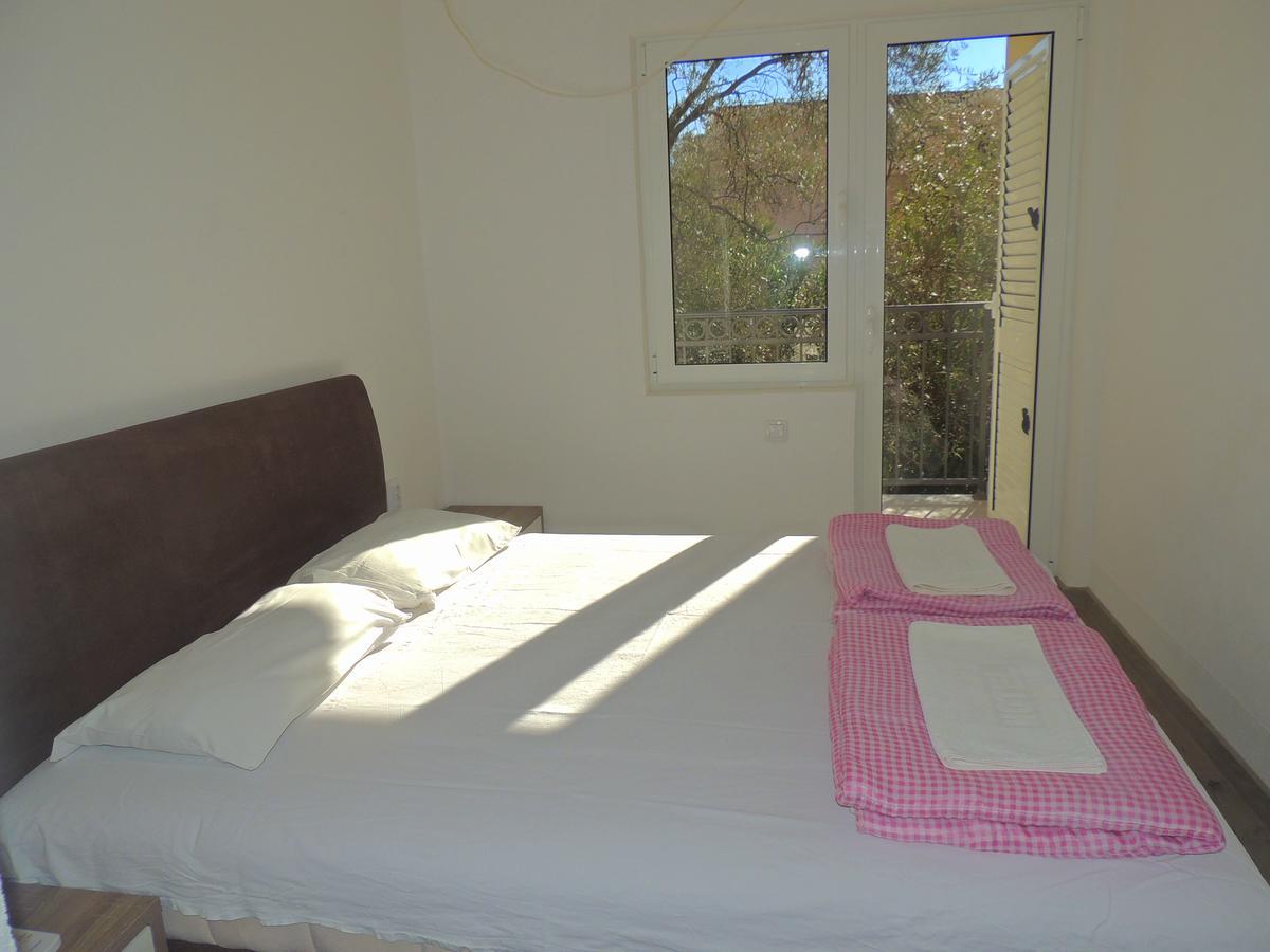 Guest House Jelena Budva Bagian luar foto