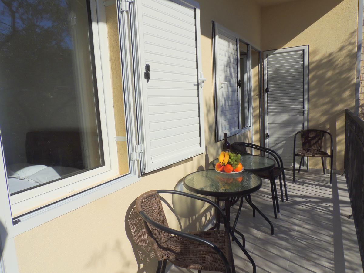 Guest House Jelena Budva Bagian luar foto