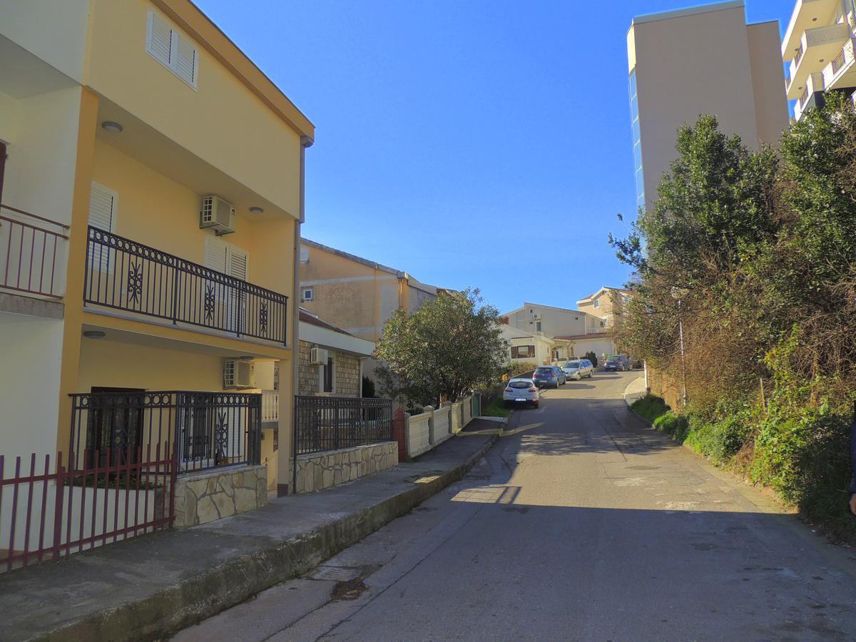Guest House Jelena Budva Bagian luar foto