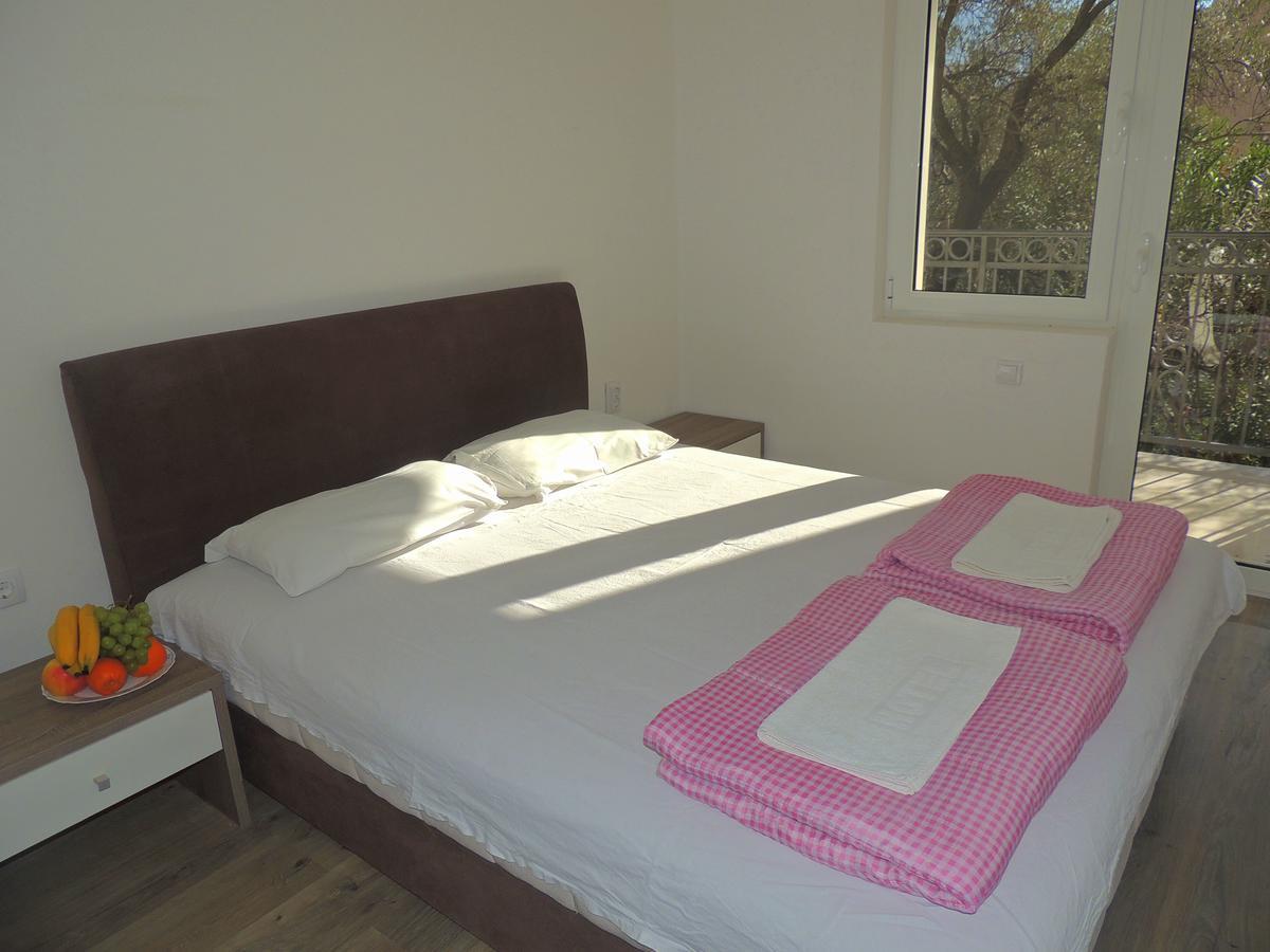 Guest House Jelena Budva Bagian luar foto