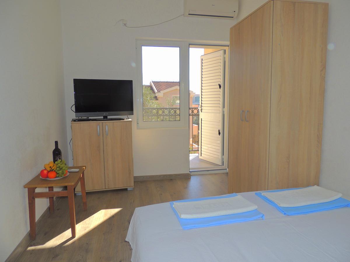 Guest House Jelena Budva Bagian luar foto