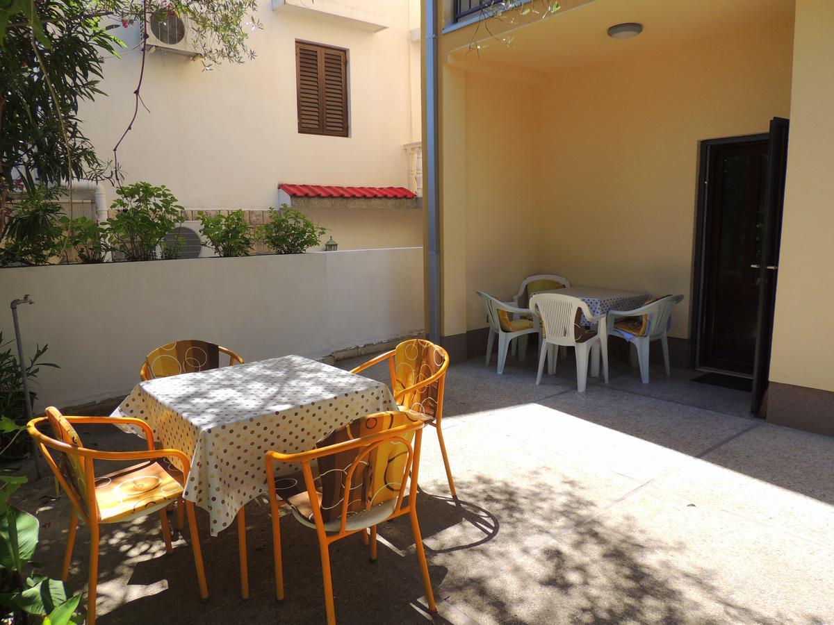 Guest House Jelena Budva Bagian luar foto